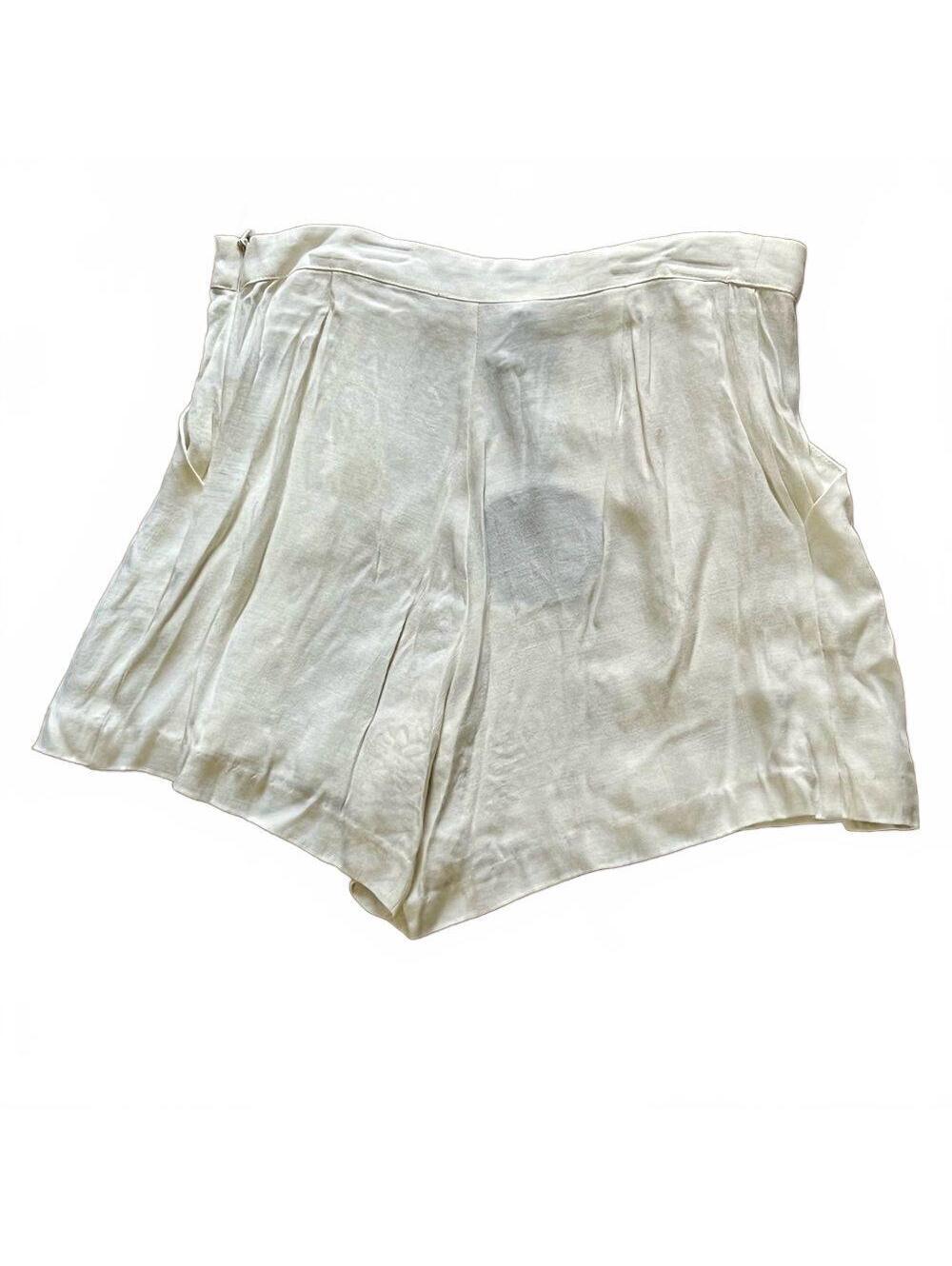 NWT Ivory Pleated High Waist Flutter Short M